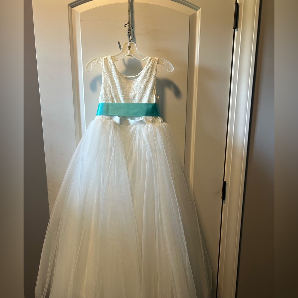 David's Bridal White Dress